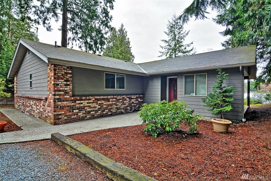 Property Photo:  31417 W Lake Ketchum Rd  WA 98292 