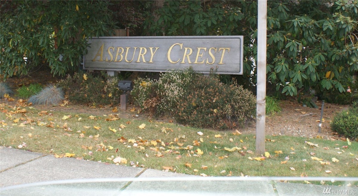 Property Photo: 6912 115th Place SE WA 98056