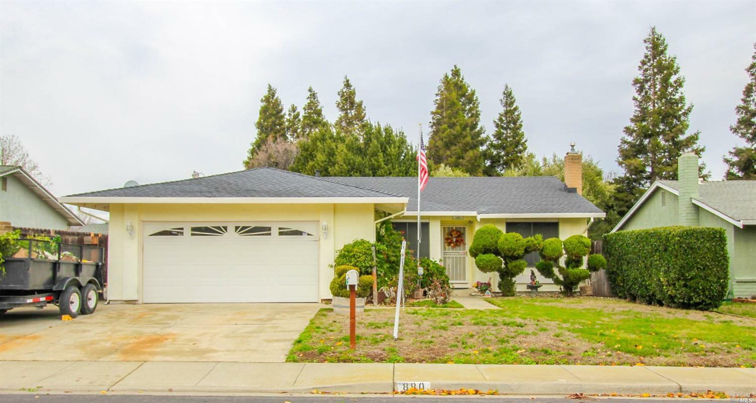 Property Photo:  880 La Cruz Lane  CA 95687 
