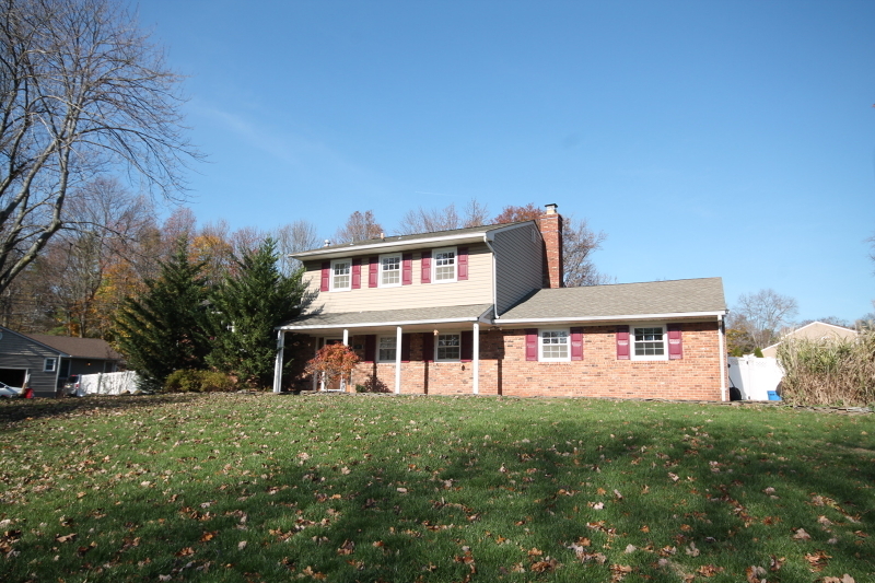 Property Photo:  13 Kevin Rd  NJ 07076 