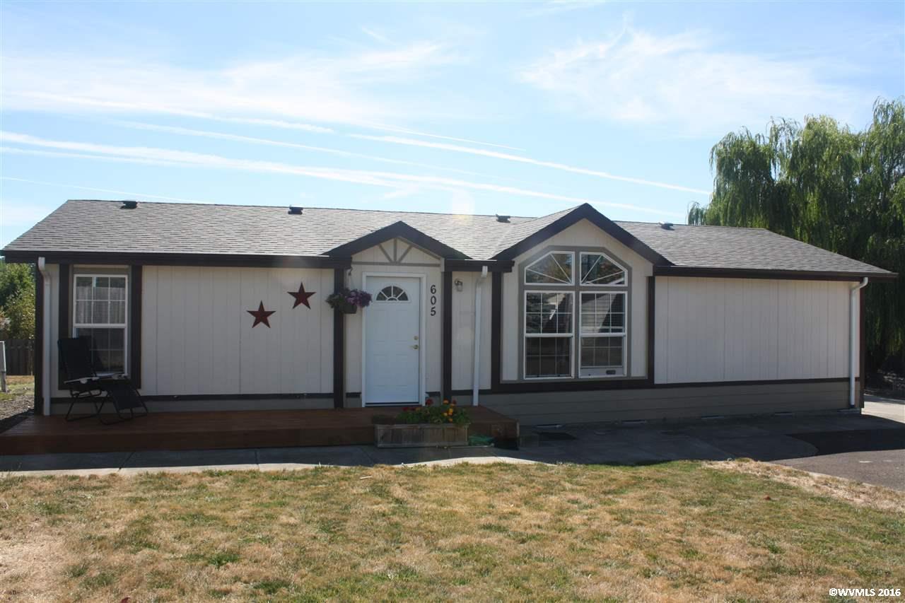 Property Photo:  605 Dove Pl  OR 97370 