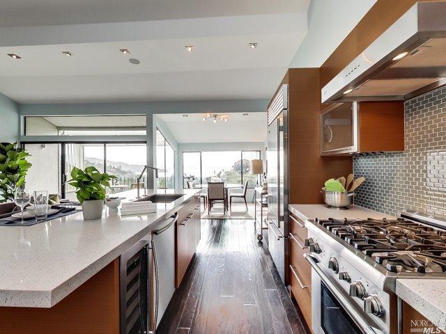 Property Photo: 90 Lyford Drive 6 CA 94920