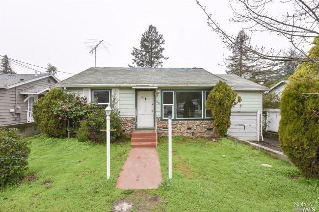 Property Photo:  1409 East Avenue  CA 94559 