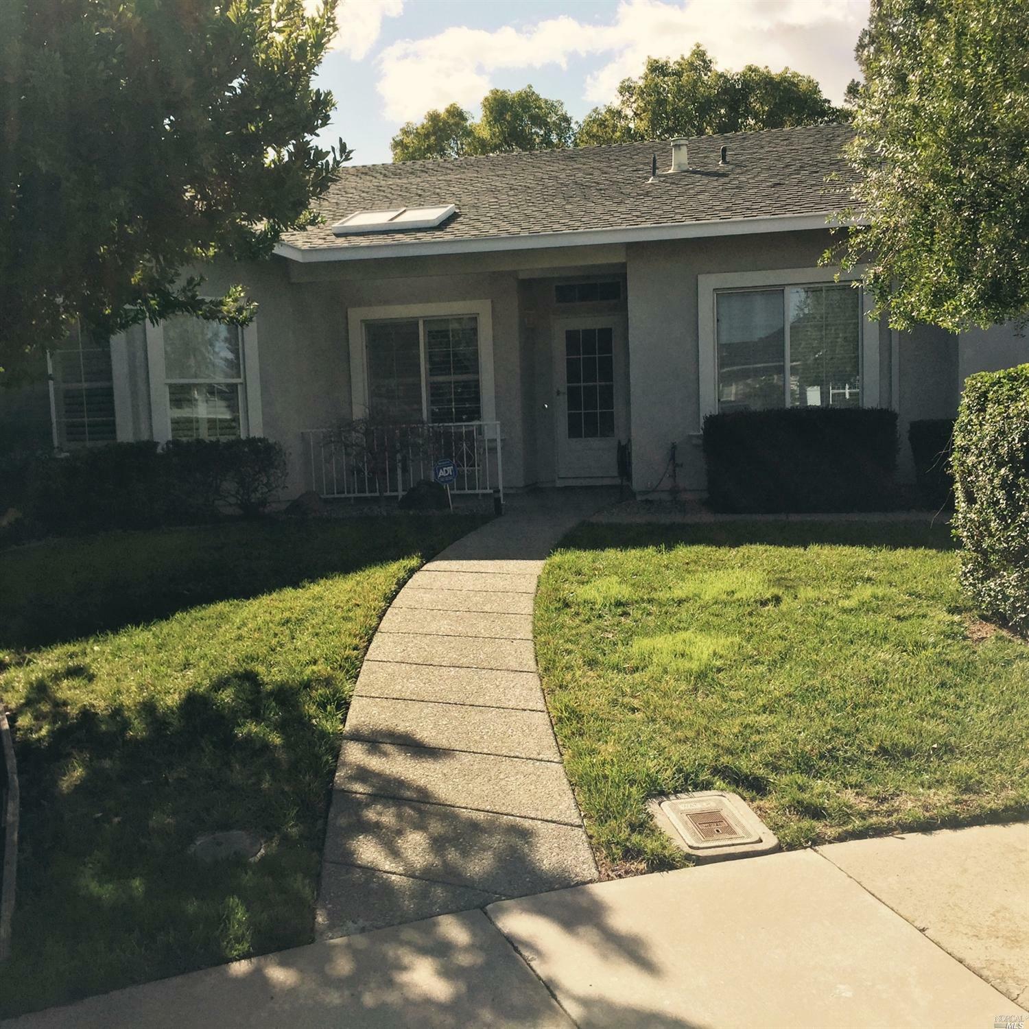 Property Photo: 407 Geyser Court CA 95687