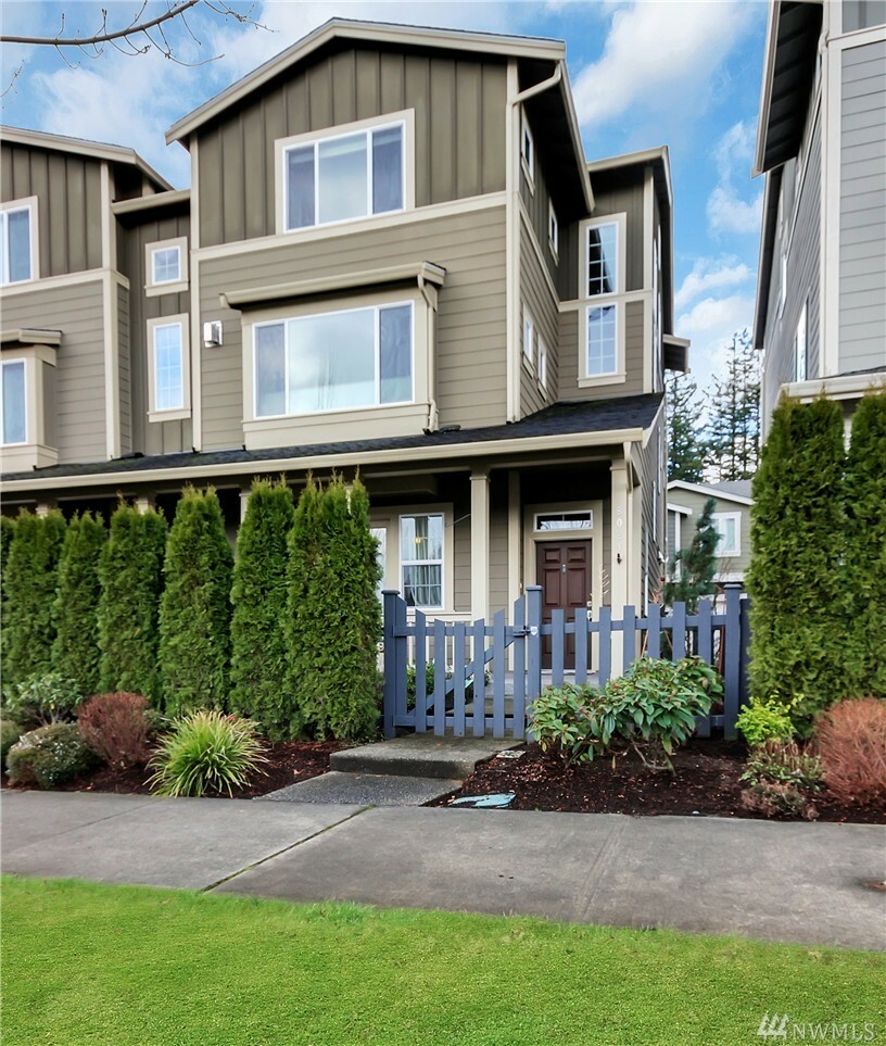 Property Photo:  8007 Douglas Ave SE 23  WA 98065 