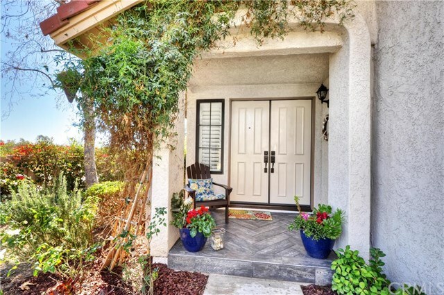 Property Photo:  15 Spring Hill Lane  CA 92653 