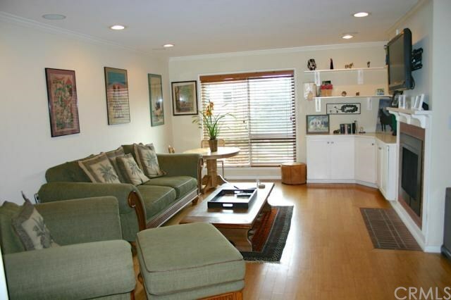 Property Photo:  1021 5th Street 111  CA 90403 