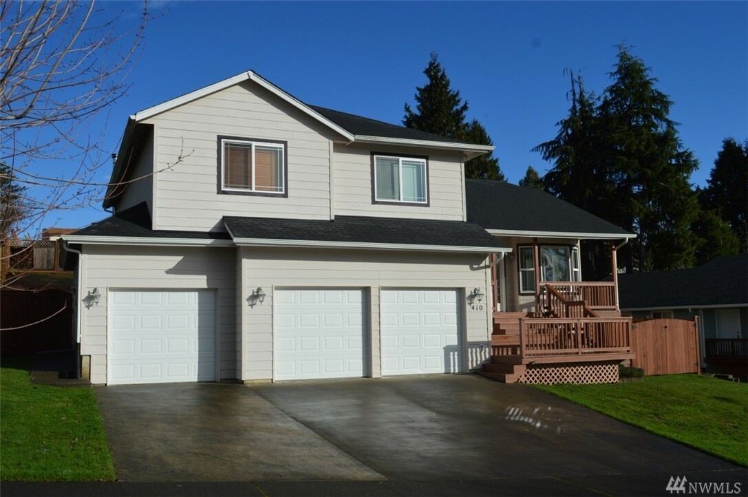 Property Photo:  410 Andrews Ave  WA 98537 