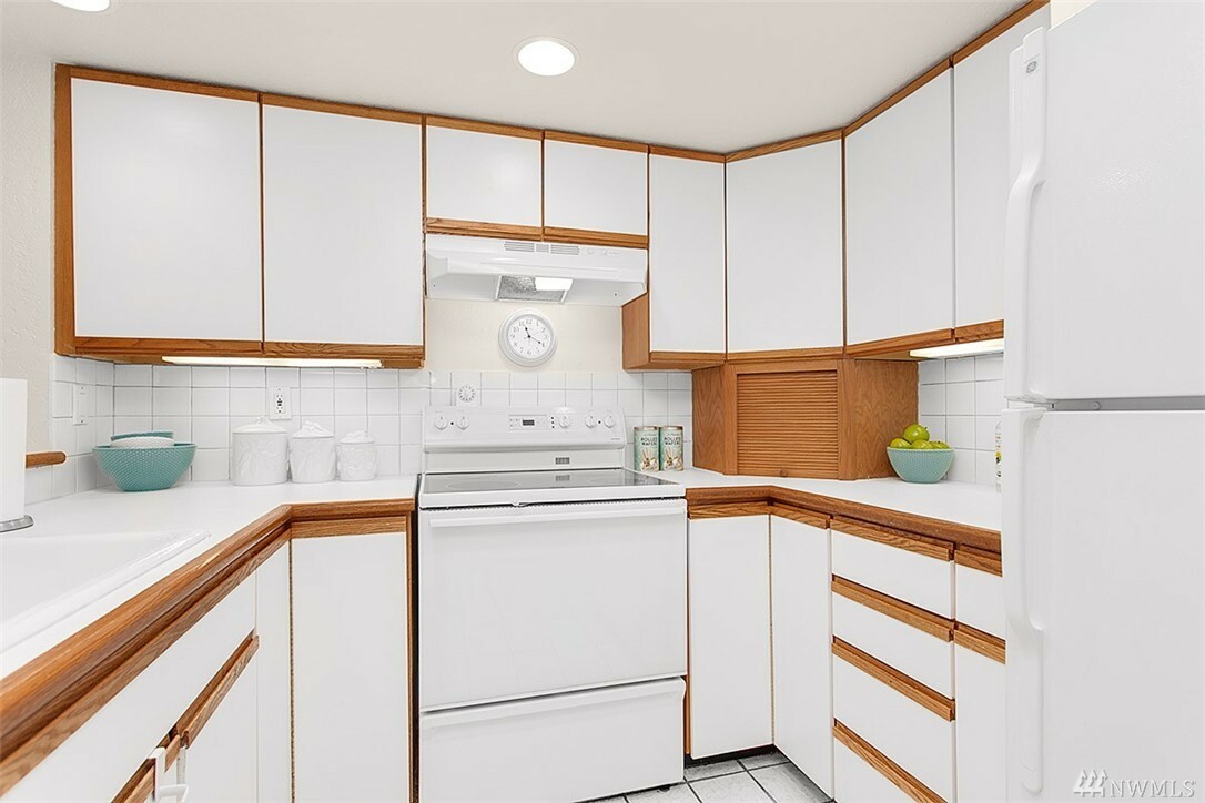Property Photo: 727 143rd Ave NE C11 WA 98007