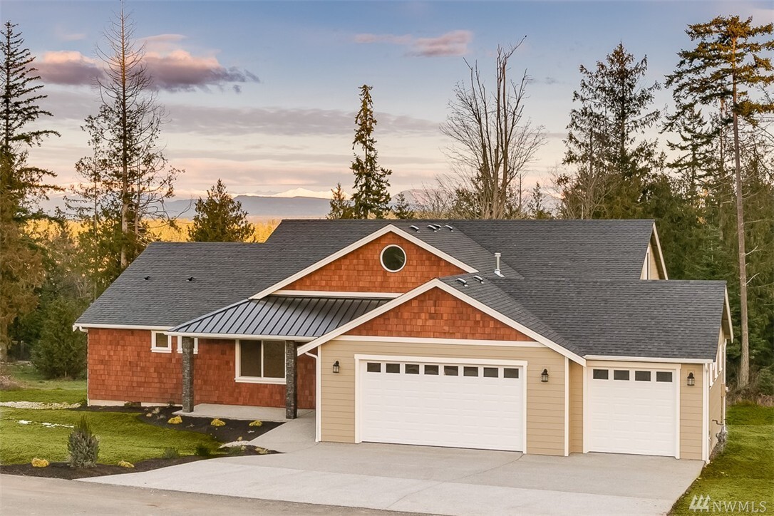 Property Photo: 786 Upper Valley Wy WA 98282
