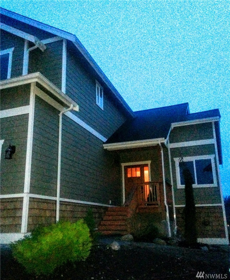 Property Photo:  3306 Whipple Ct  WA 98226 