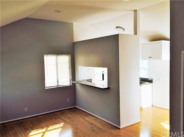 Property Photo: 2517 20th Street 1/2 CA 90405