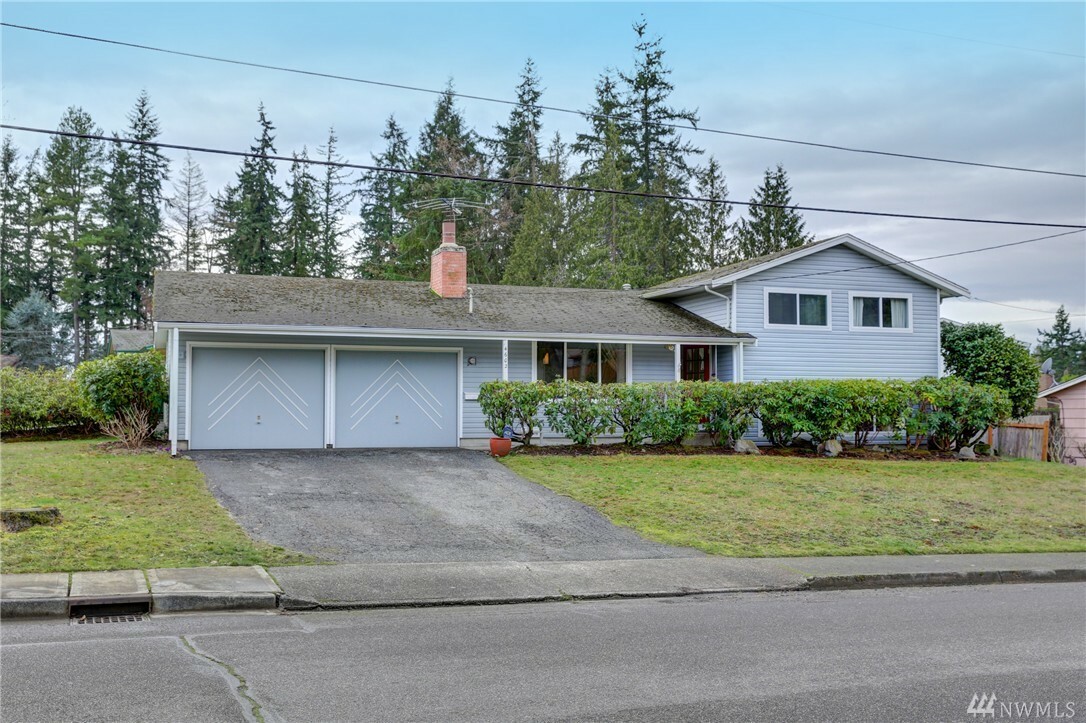 Property Photo: 4602 233rd St SW WA 98043