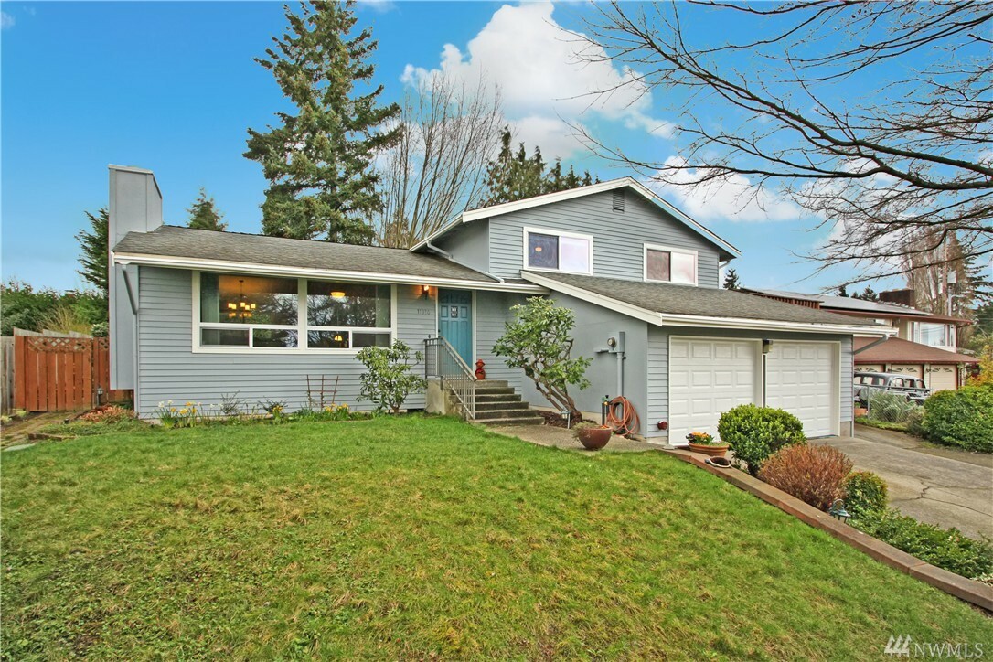 Property Photo:  11316 19th Place SW  WA 98146 