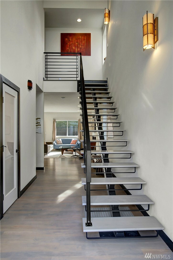 Property Photo: 9020 2nd Ave NE WA 98115