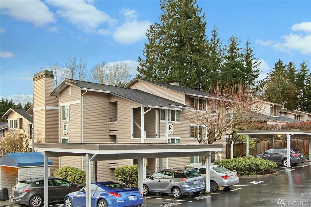 Property Photo: 9834 NE 122nd St R202 WA 98034
