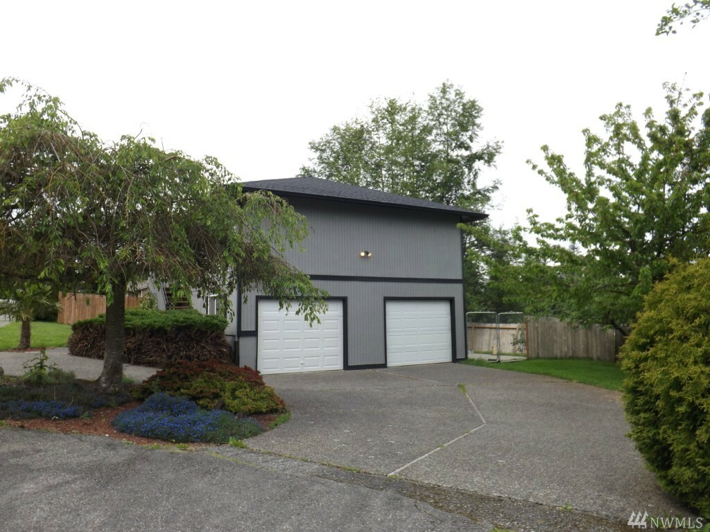 Property Photo:  223 Pecks Dr  WA 98203 