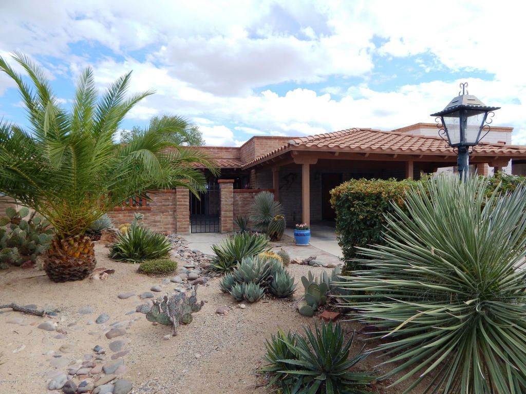 Property Photo:  645 S Los Topacios  AZ 85614 