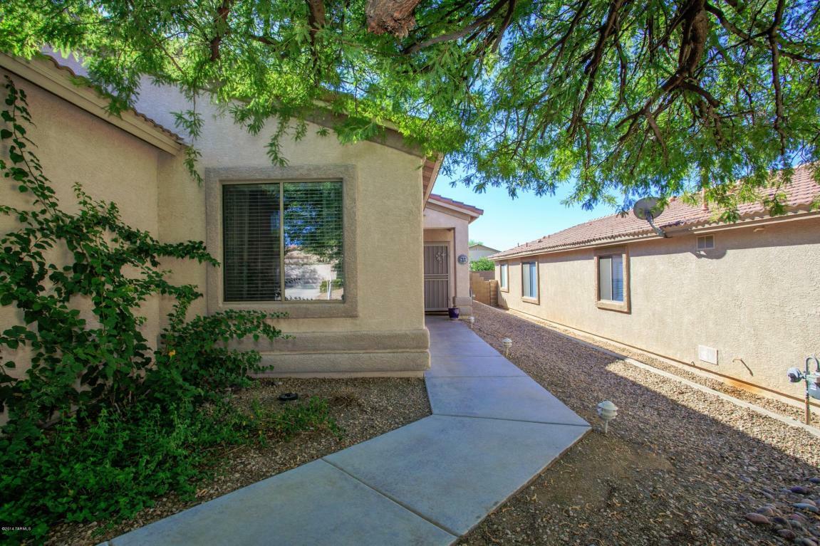 Property Photo: 5569 W Crimson Bluff Drive AZ 85658