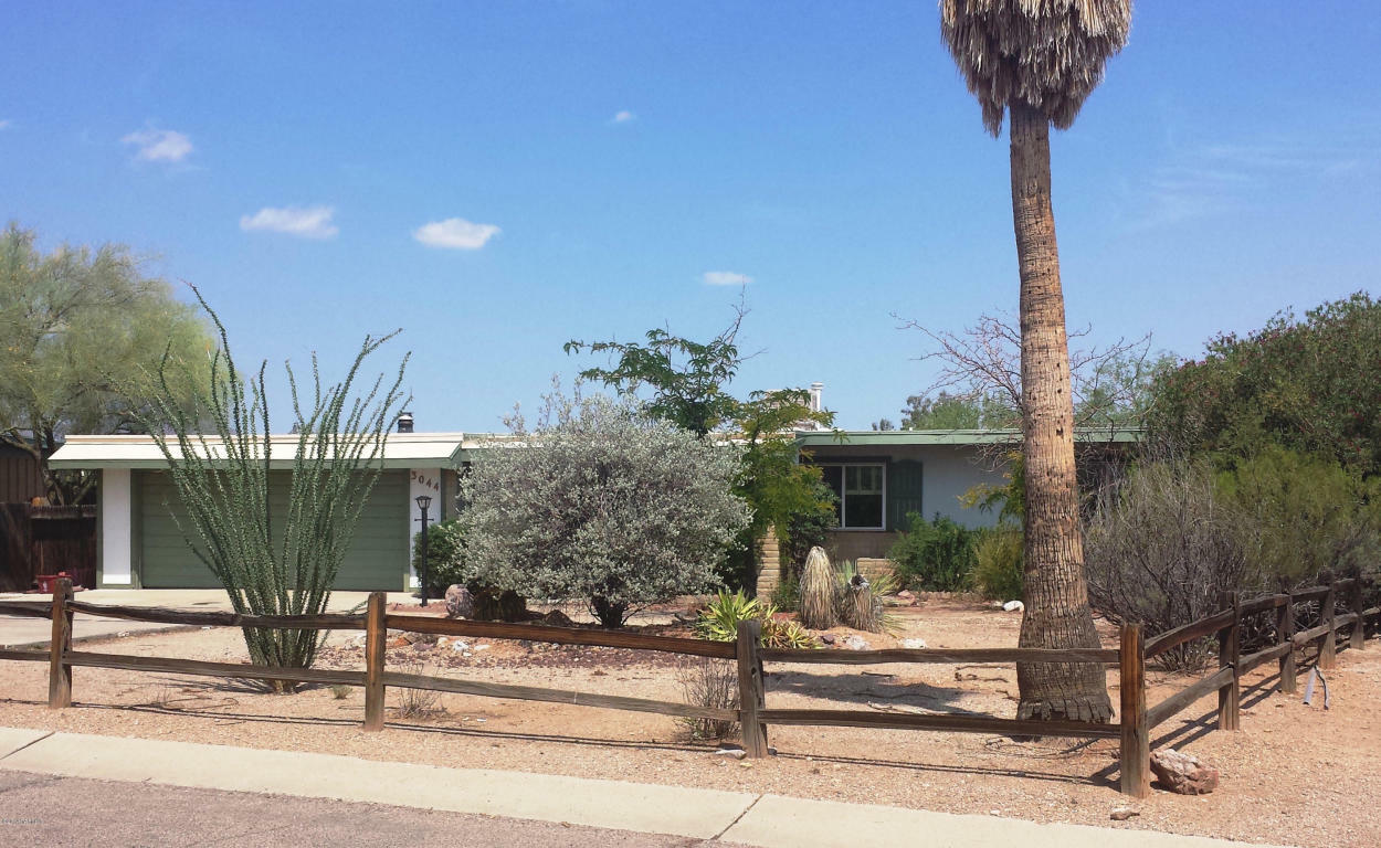 Property Photo:  3044 W Avenida Cresta  AZ 85745 