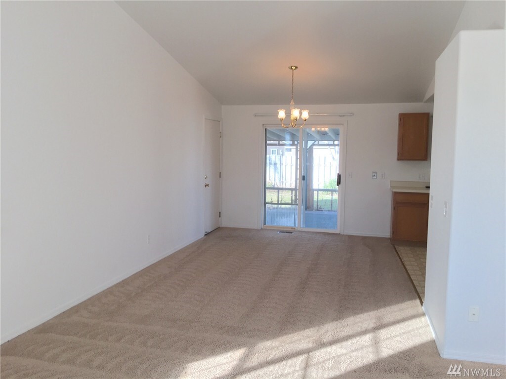 Property Photo: 816 E Hayden Dr WA 98837