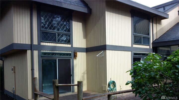 Property Photo:  4523 170th Place NE  WA 98052 