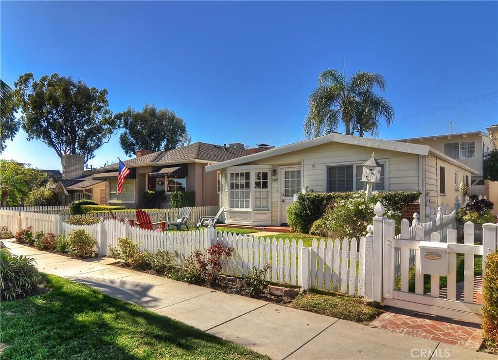 Property Photo:  509 1/2 Marguerite Avenue  CA 92625 