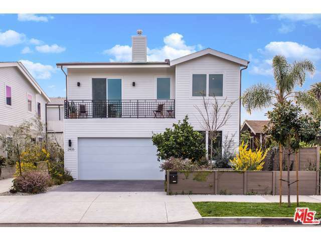 Property Photo:  2435 Walnut Ave  CA 90291 