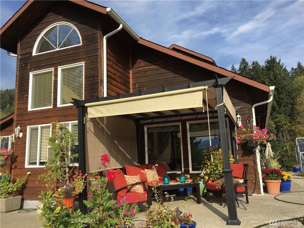 Property Photo: 647 Silverbrook Road WA 98377