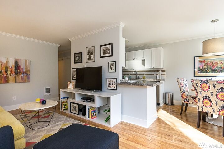 Property Photo: 3657 Francis Ave N 203 WA 98103