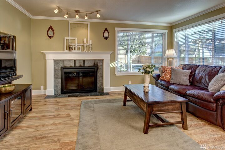 Property Photo:  918 N 98th St  WA 98103 