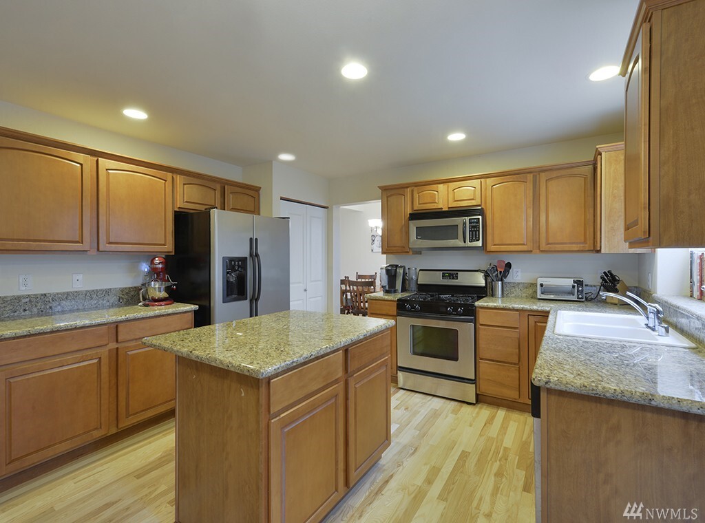 Property Photo: 23916 SE 281st St WA 98038