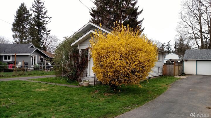 Property Photo:  2903 Vallette St  WA 98225 