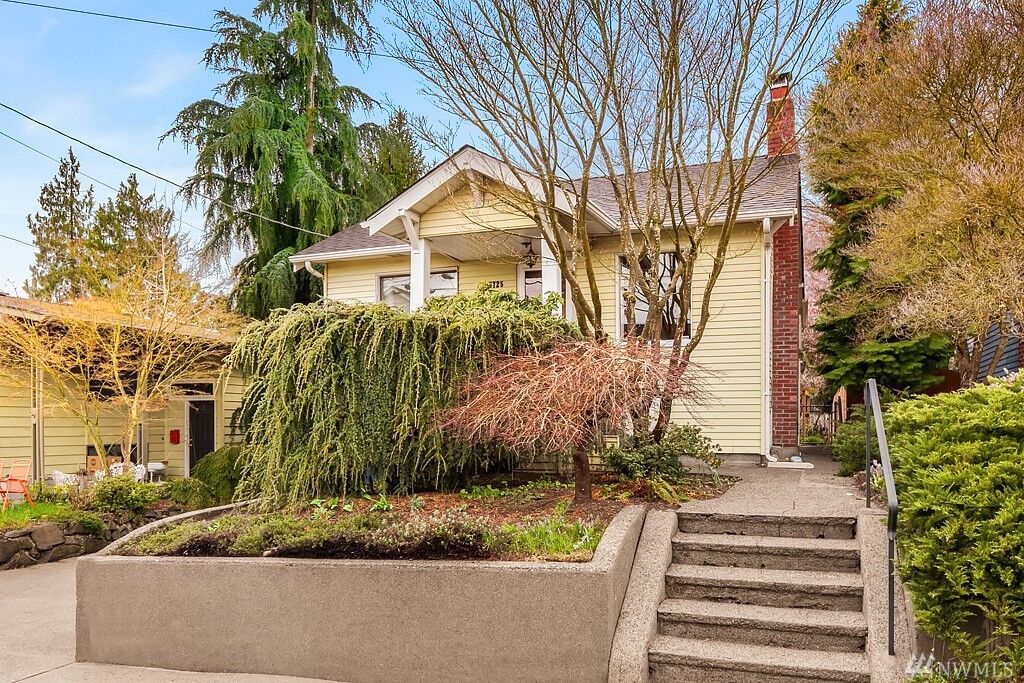 Property Photo: 6725 10th Ave NW WA 98117