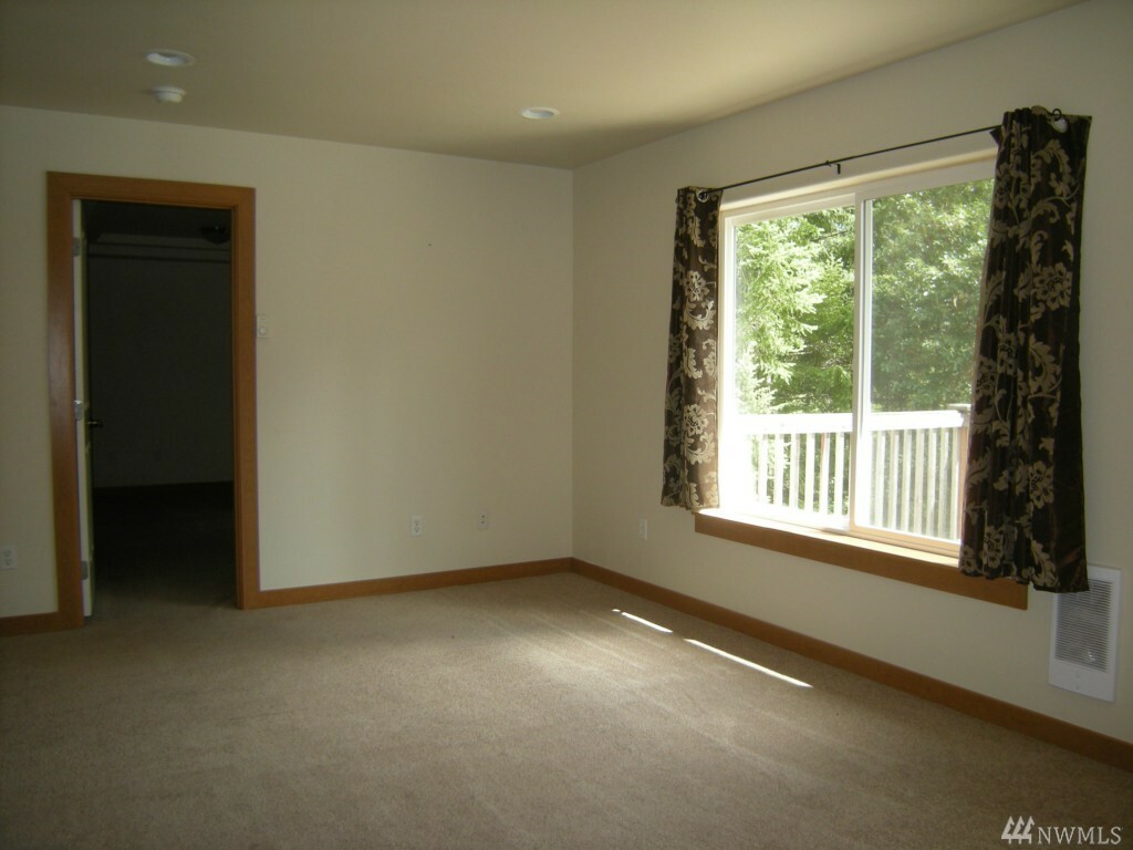 Property Photo:  251 NE Jolly Rogers Lane  WA 98528 