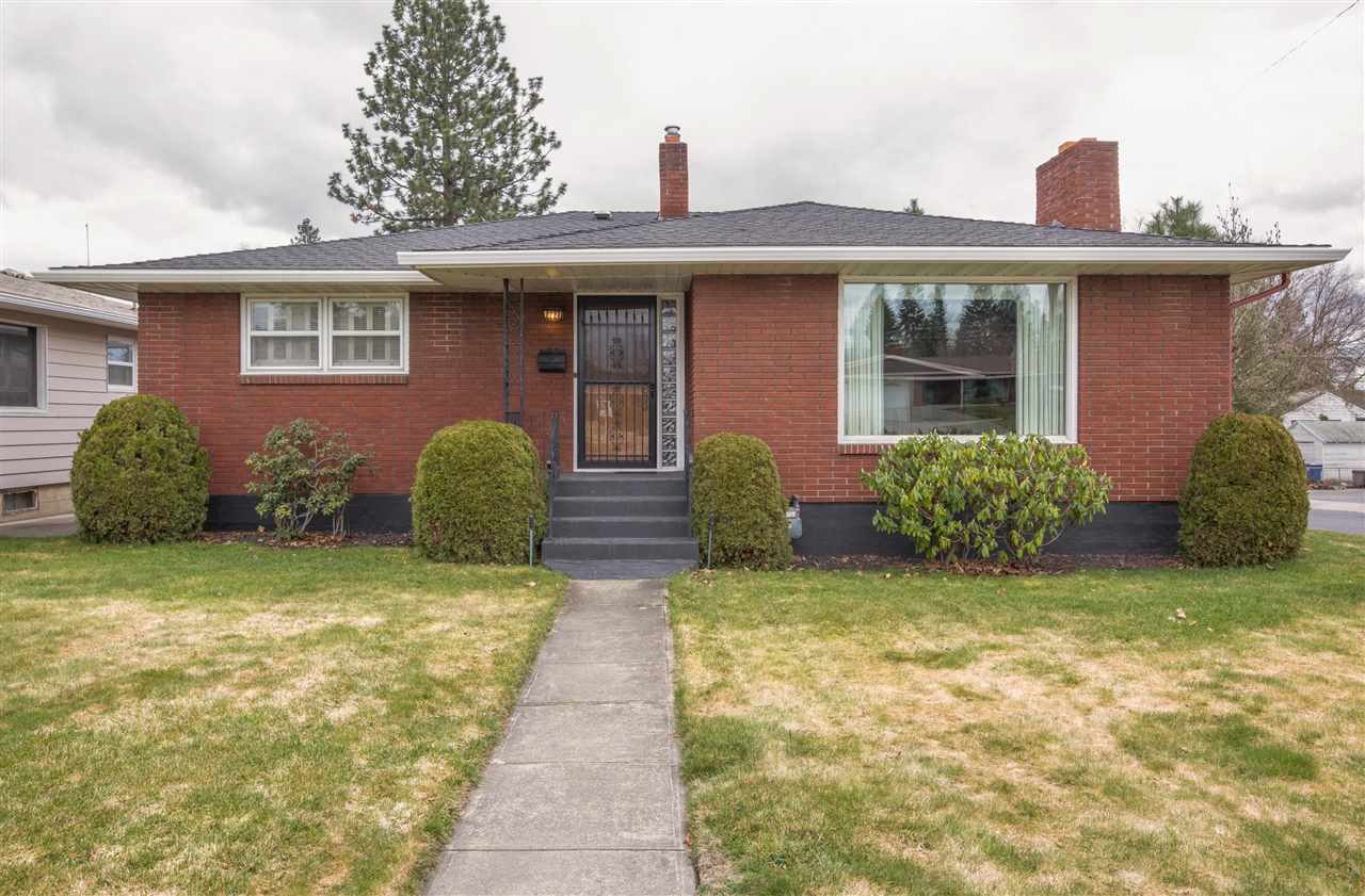 Property Photo: 2227 W Garland Ave WA 99205