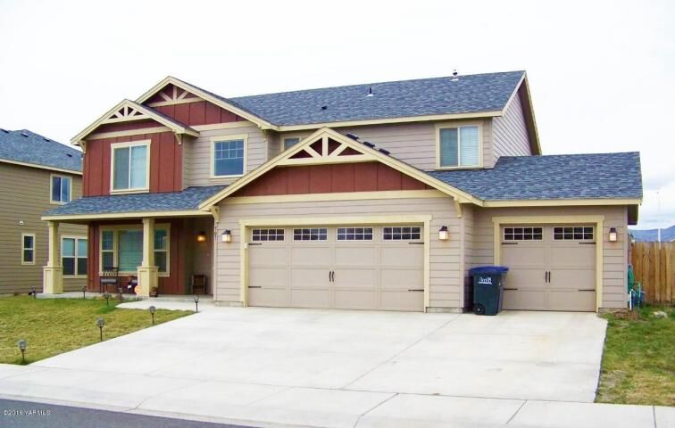 Property Photo: 707 Summit Ave WA 98936