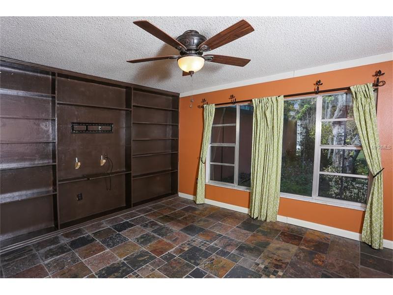 Property Photo: 6104 32nd Avenue E FL 34208