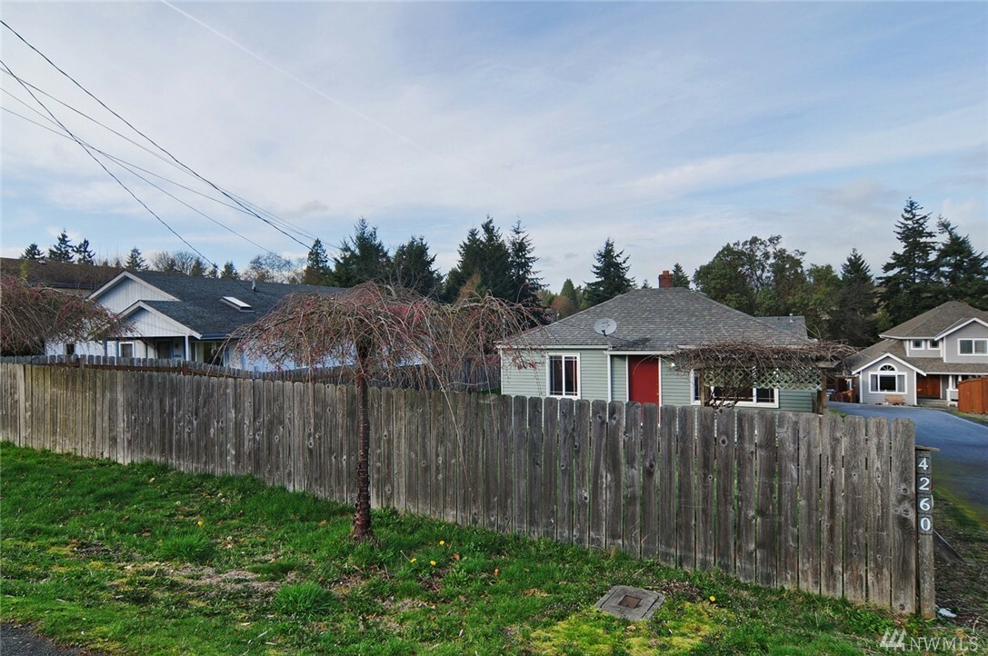 Property Photo:  4260 S 173 St  WA 98188 