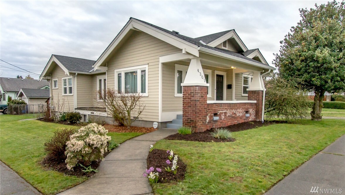 Property Photo:  4301 S D St  WA 98418 