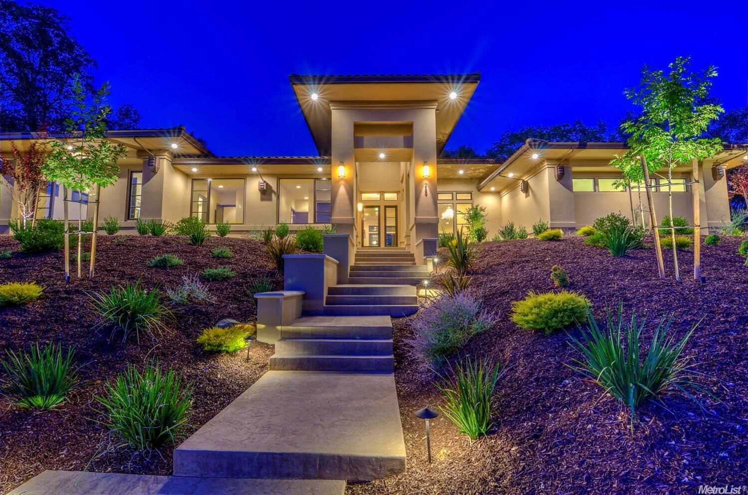 Property Photo: 289 Bronzino Court CA 95762