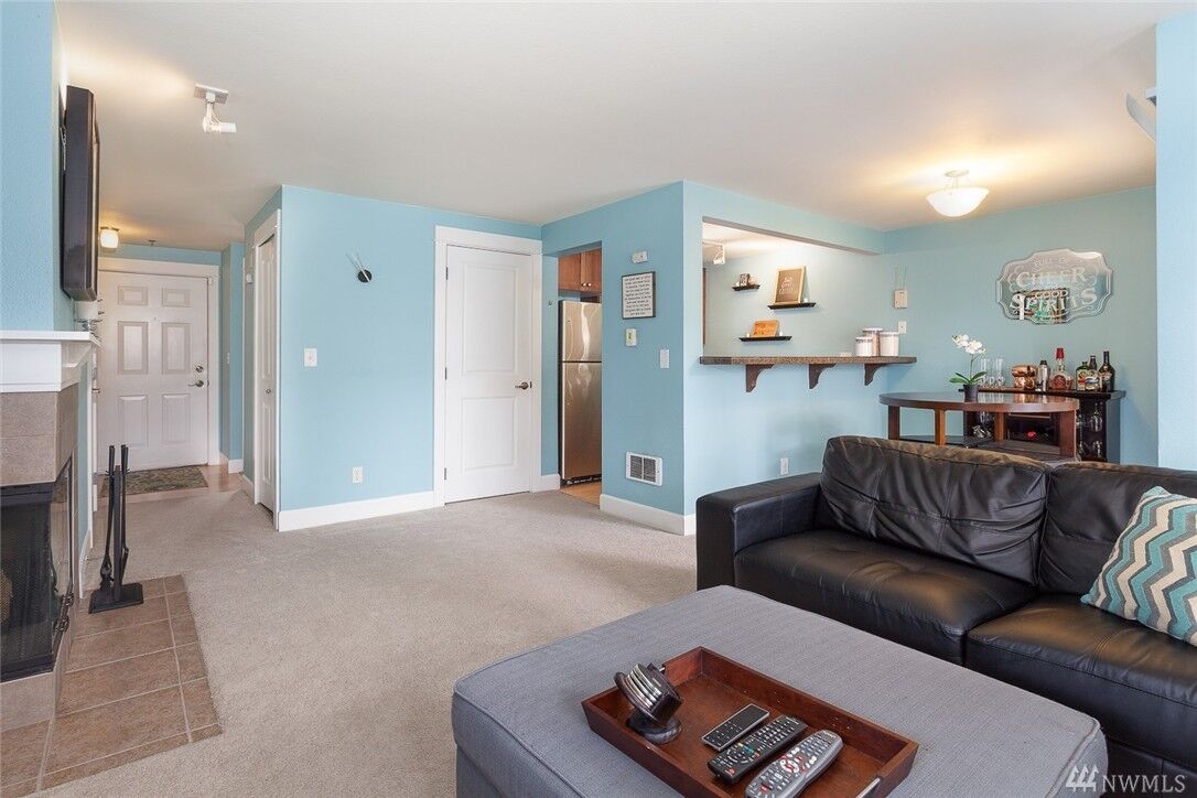 Property Photo:  300 N 130th Street 4305  WA 98133 