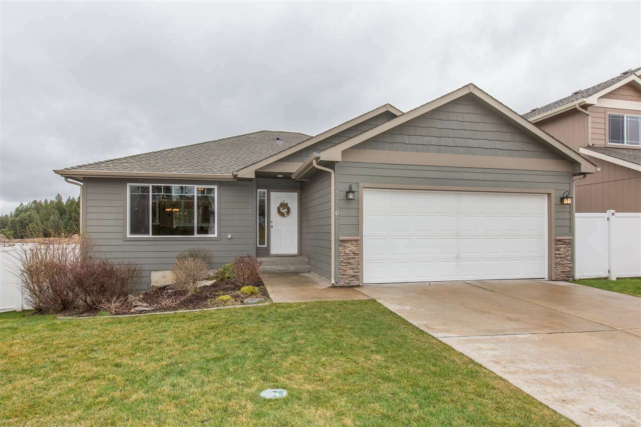 Property Photo: 17204 N Cooper Ln WA 99005