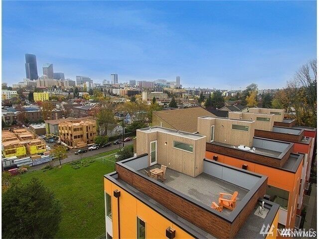 Property Photo:  113 16th Ave  WA 98122 