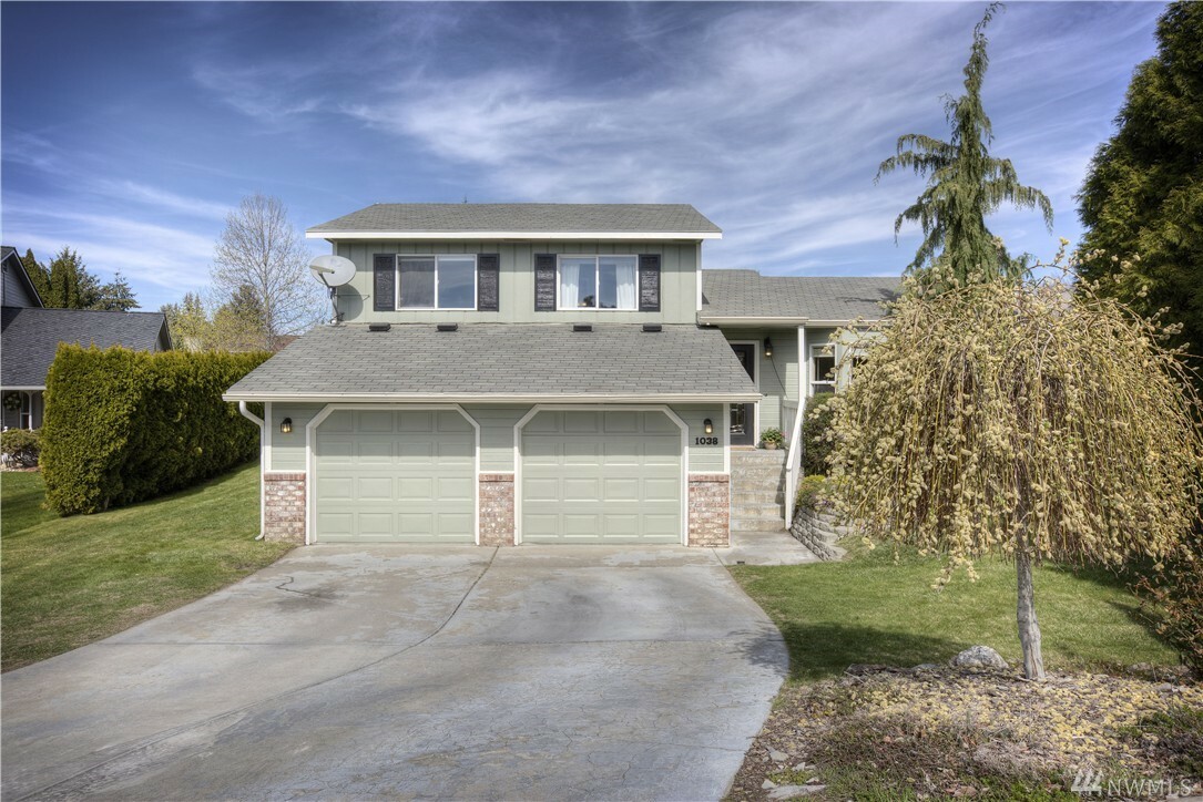 Property Photo:  1038 Gilbert Ct  WA 98802 