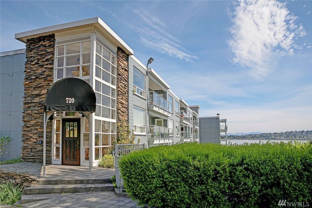 Property Photo: 720 Lakeside Ave S 205 WA 98144