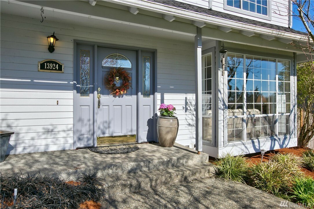 Property Photo:  13924 67th Ave SE  WA 98296 