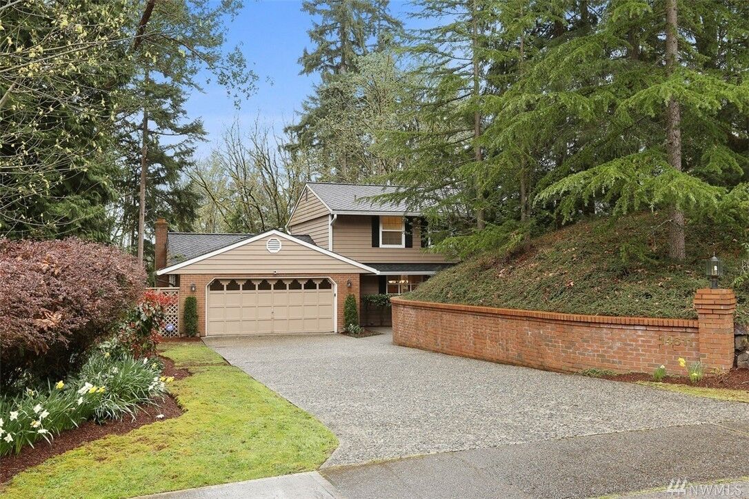 Property Photo: 14611 SE 60th St WA 98006