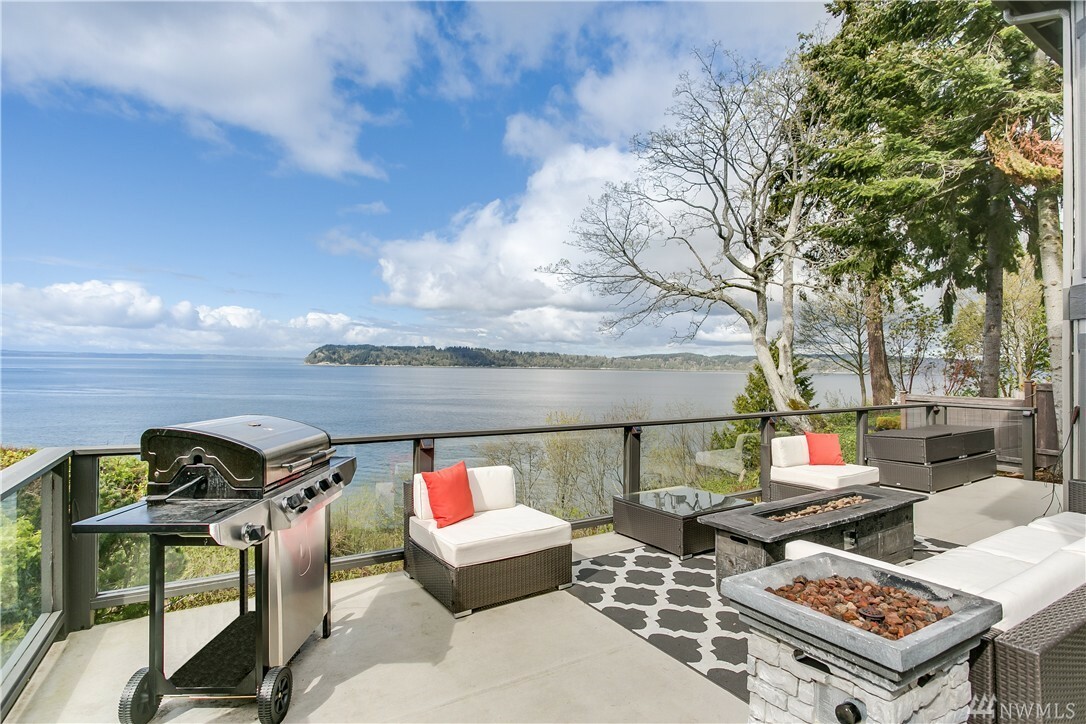 Property Photo:  10418 Marine View Drive  WA 98275 