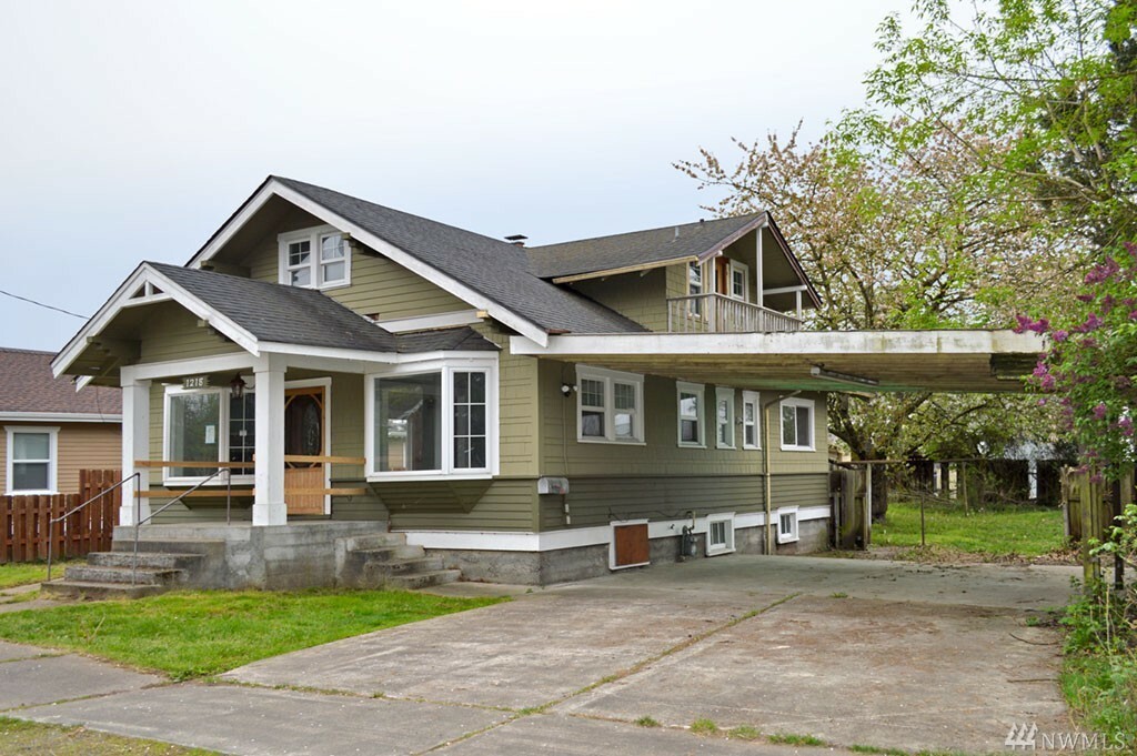 Property Photo:  1218 North St  WA 98390 